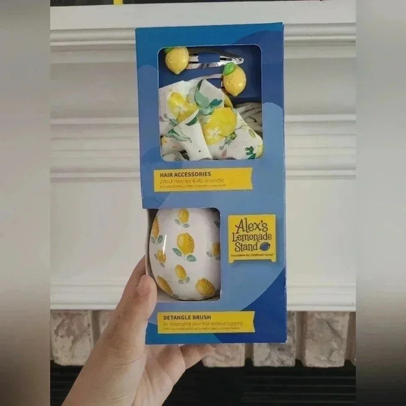 Alex's lemonade stand detangling brush lemon theme hair accessories jewelry box - Picture 1 of 3